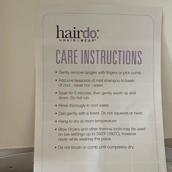 BNWT Hairdo by hairuwear wispy cut wig glazed hazelnut md brown w ginger hilt - Picture 4 of 6